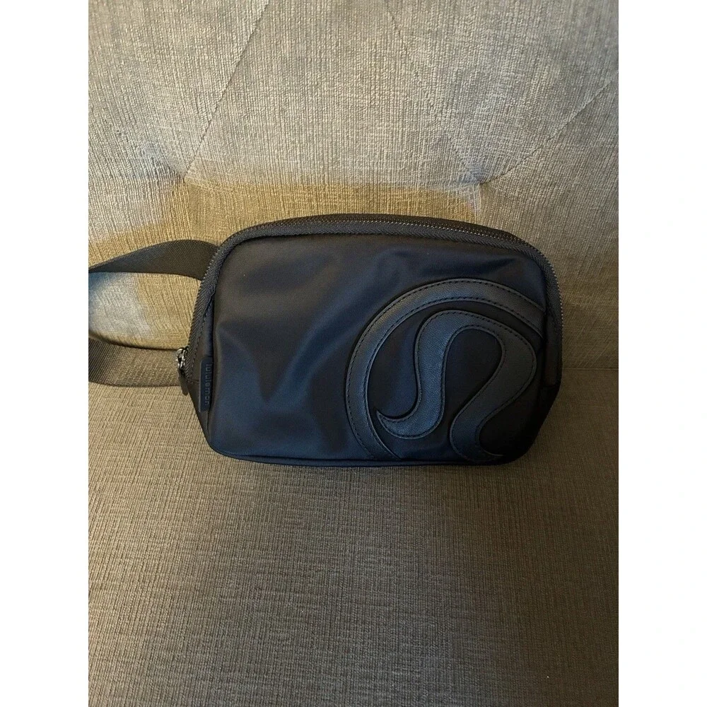 Lululemon Everywhere Large Logo Black Beltbag New